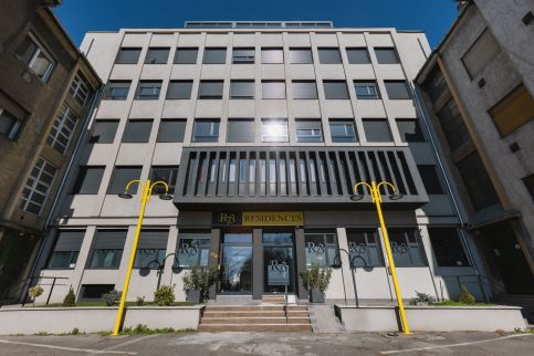 R73 Residences Apartman63