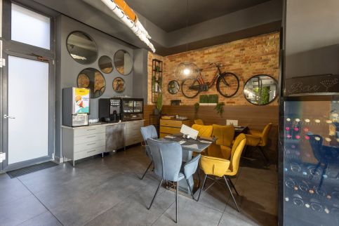 R73 Residences Apartman70