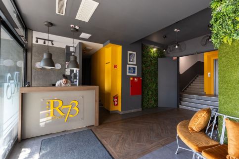 R73 Residences Apartman80