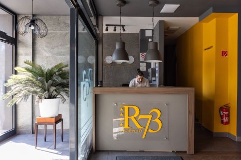 R73 Residences Apartman82