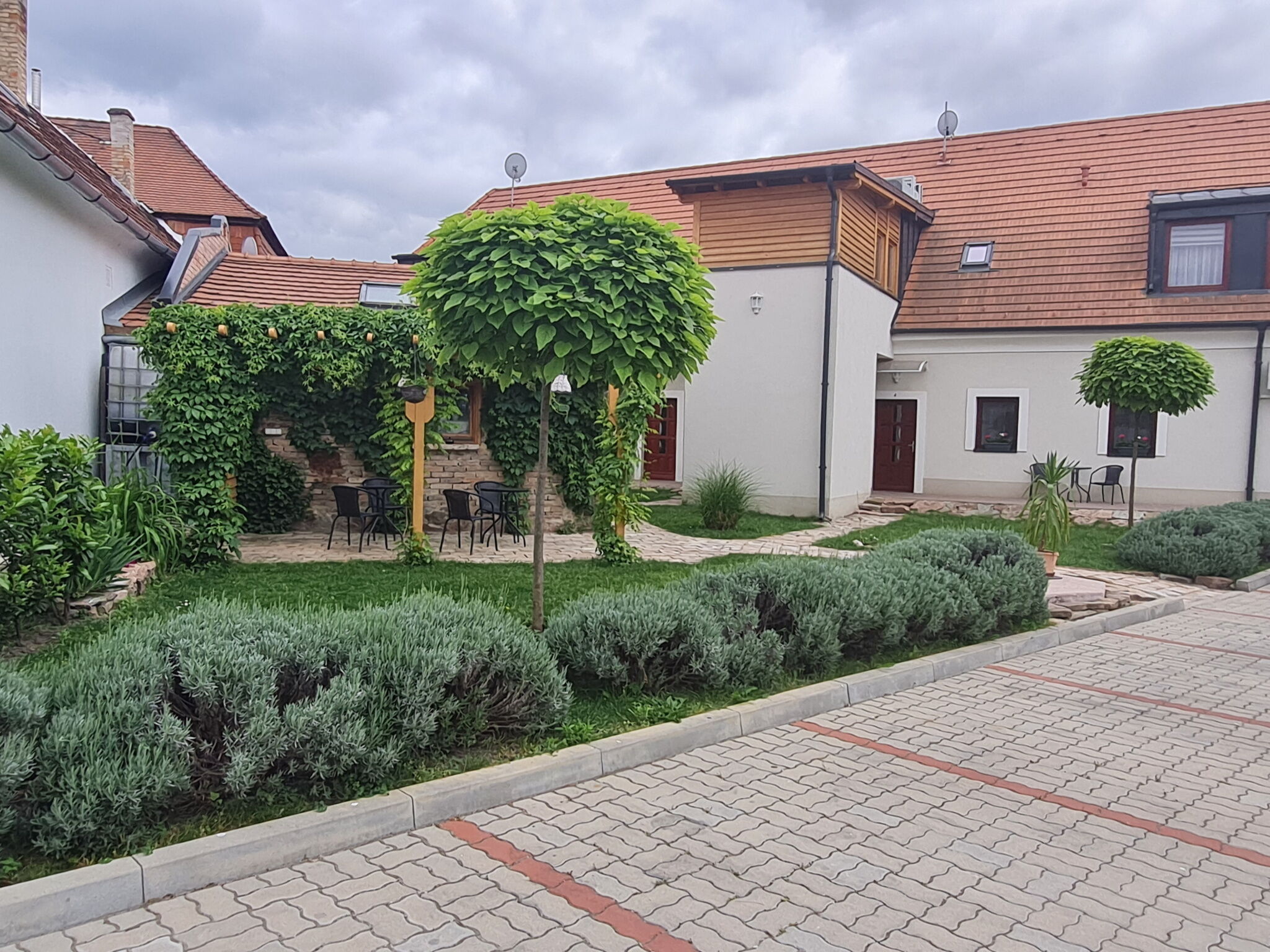 Kossuth Apartmanház – Tata fotó 6