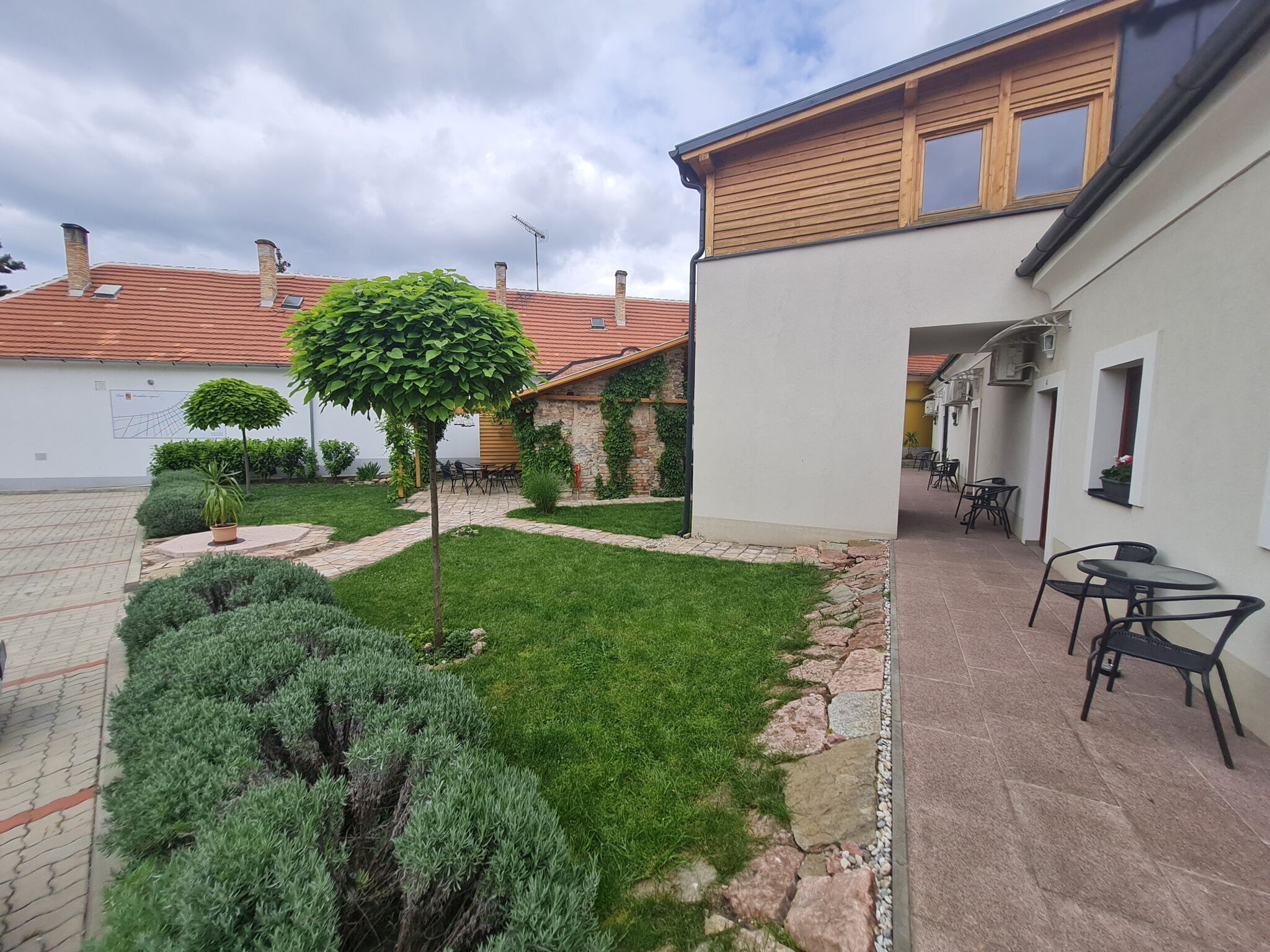 Kossuth Apartmanház – Tata fotó 9