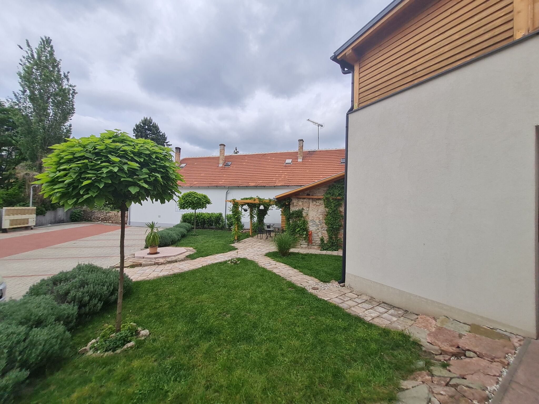 Kossuth Apartmanház – Tata fotó 10