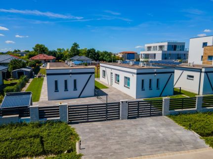 Roni Apartmanok2