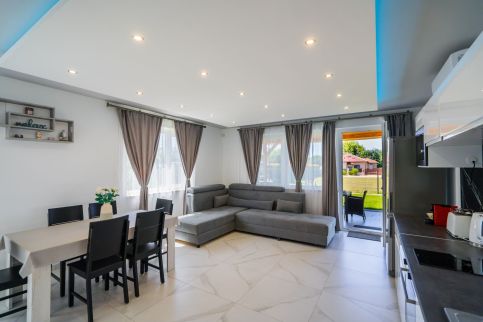 Roni Apartmanok3