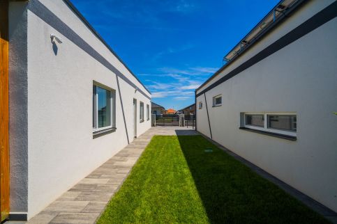 Roni Apartmanok42