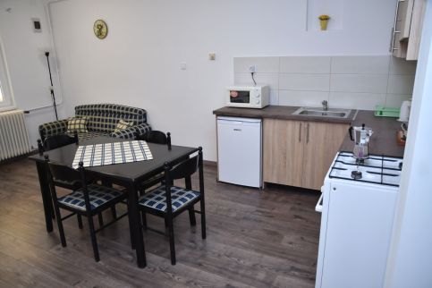 Léna Apartman42