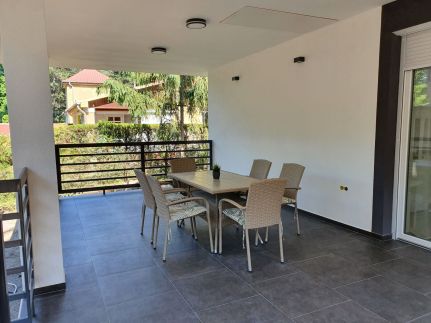 White Grey House Apartman1