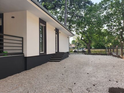 White Grey House Apartman4