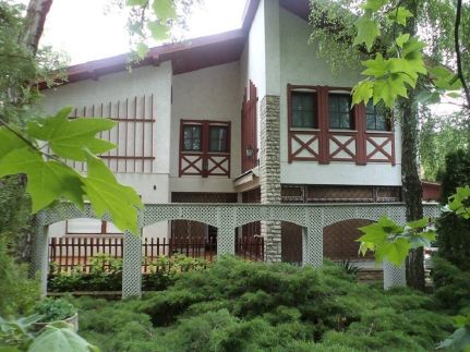 S&M Ház