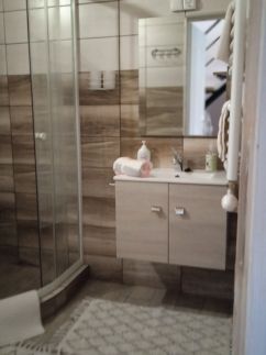 Lilla Apartmanházak128