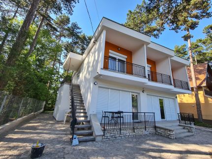 Öt Fenyő Apartmanház