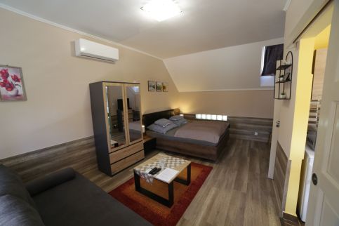 Fónagy Apartmanok80