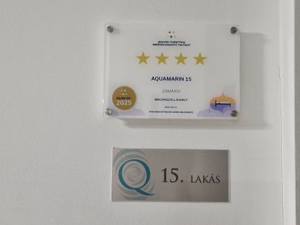 Aquamarin 15 **** Apartman12