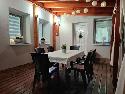 White House Apartman14