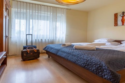 Compass apartmanok V.8