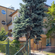 Compass apartmanok V.