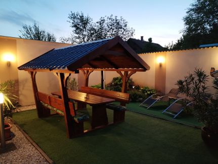 Elza Apartman30