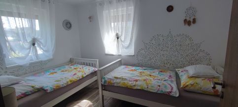 Éva Háza35
