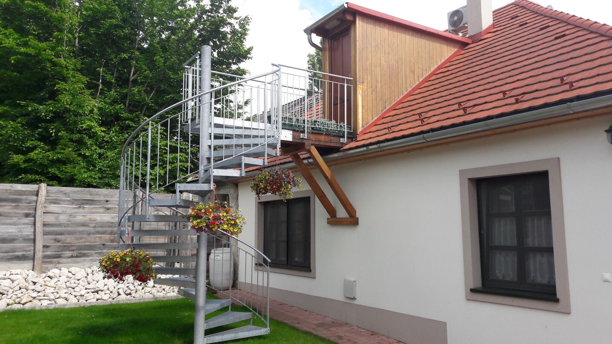 Tündérgyöngye Apartmanház – Zirc fotó 3