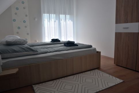 Csenár Apartman IV12