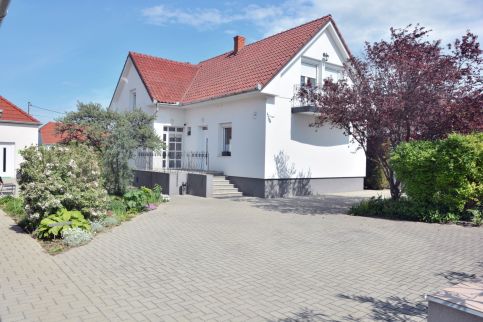 Csenár Apartman IV5