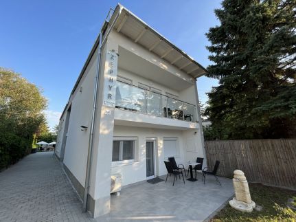 Zephyr Apartmanház