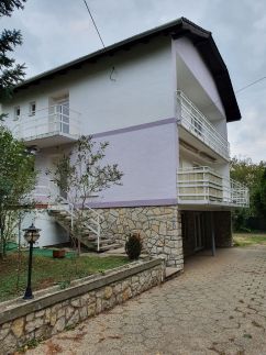 Lila Apartman