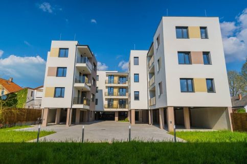 TomJohn Apartman19