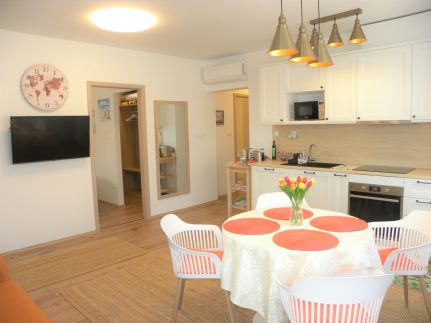 TomJohn Apartman22