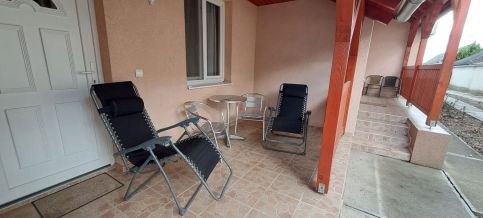 Andi Apartmanház42