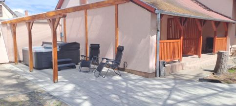 Andi Apartmanház56