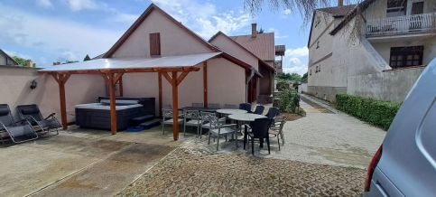 Andi Apartmanház58