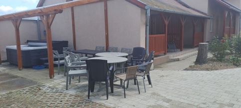 Andi Apartmanház70