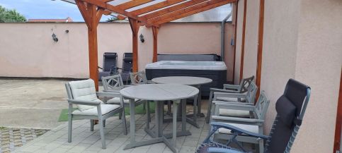 Andi Apartmanház80