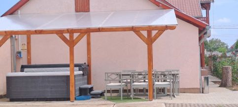 Andi Apartmanház81