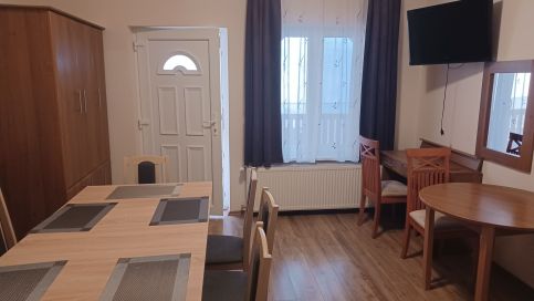 Andi Apartmanház12