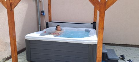 Andi Apartmanház42