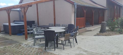 Andi Apartmanház50