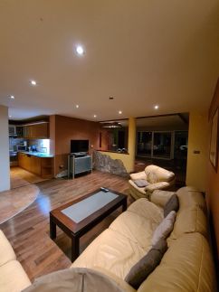 Family&Friends House10