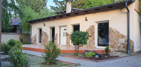 Family&Friends House1