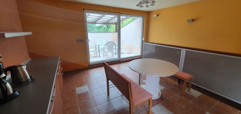 Family&Friends House2