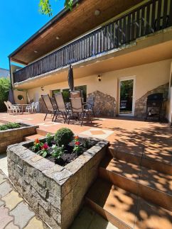 Family&Friends House5