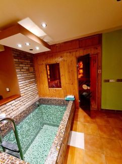 Family&Friends House6