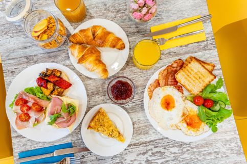 Colors Holiday Hotel33