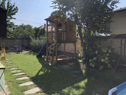 Freddy's Guest House11