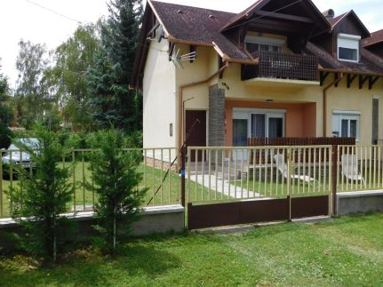 Balatonpart-lak Apartman Balatonfenyves1