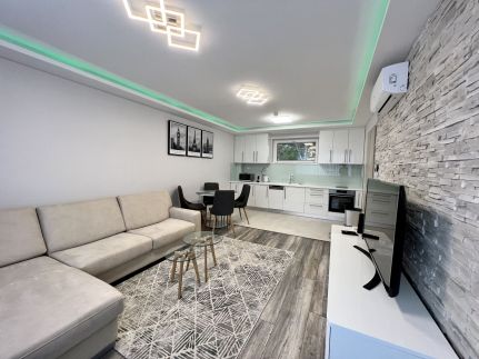 Lara Lux Apartment 21