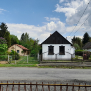 Őrségi Kastélydombi Kistücsök Vendégházak