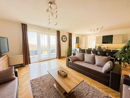 Aranyeső Apartmanházak No.143